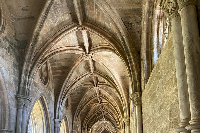 Full Day Tour in Évora from Lisbon - Cromeleque dos Almendres: megaliths, Eneolithic to Iron Age, and construction risk