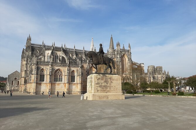 Garden of Peace Eden Park, Grutas, Fátima, Batalha, Nazaré,Óbidos - Private pickup and a full day that stays flexible