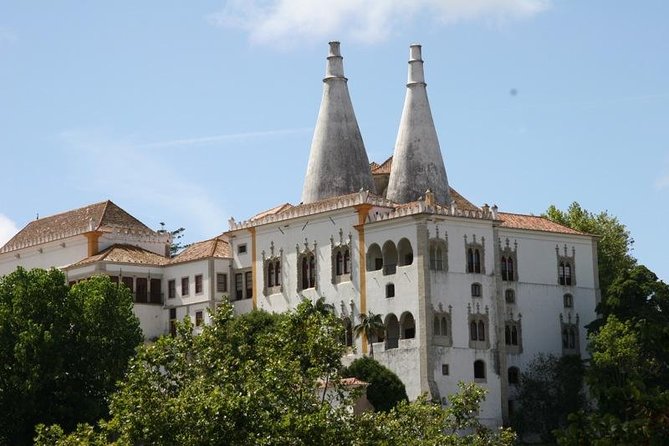 Group to Pena Palace, Sintra (pass by Regaleira) and Cascais - Cascais Marina in One Hour, Plus a James Bond Casino Pass