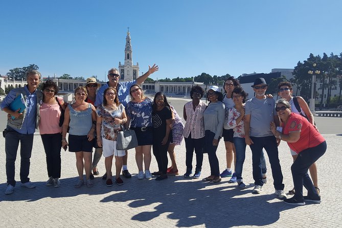 Half-day excursion for small groups in Fatima from Lisbon - Basilica of the Holy Trinity: modern design, big scale, and a key stop