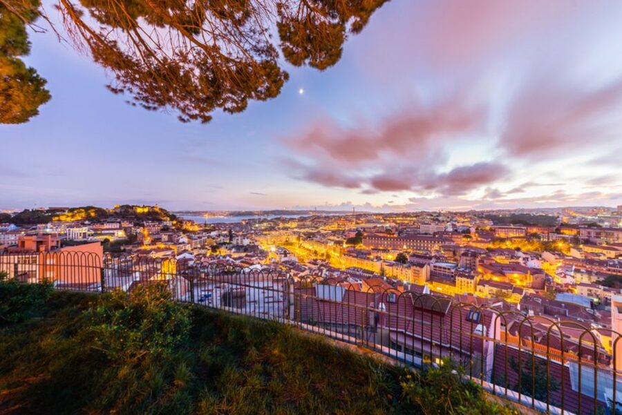 Half-Day Private Tour in Lisbon - São Jorge Castle viewpoint energy: the hilltop payoff