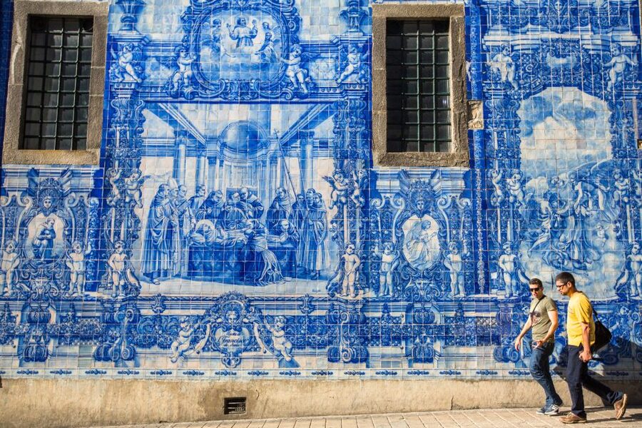 Highlights & Secrets of Lisbon Private Walking Tour - Largo do Carmo to Convento do Carmo ruins: where the tour earns its skip-the-line