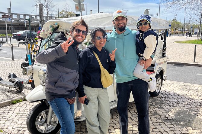 Historic Lisbon Tour in Private Tuk-tuk - Stop 1: Miradouro de Santa Luzia for Classic Views Near St. Jorge