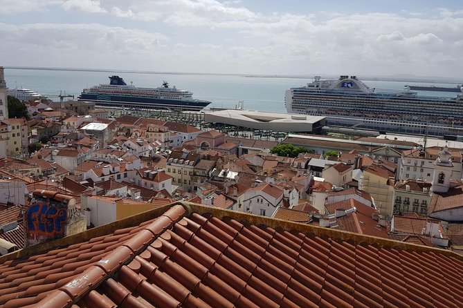 Historic Tuk Tour 1h30 - Miradouro Das Portas Do Sol Over the Tagus and Alfama