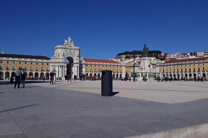 Historic Tuk Tour 1h30 - Panteao Nacional and Alfama, Lisbon’s Old Core