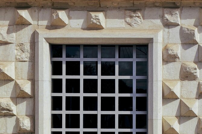 Historical Walking Tour of Lisbon - Rua Augusta, where Enlightenment architecture tells you the city’s mindset