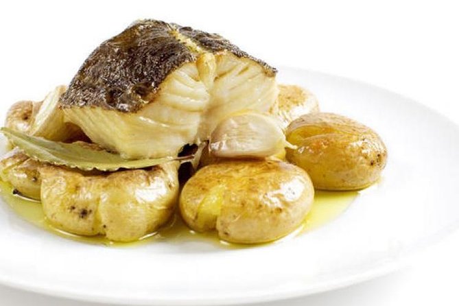 History and Flavors Experience Tour in Lisbon - A 7:00 pm Lisbon Food History Walk, Small Group Built In