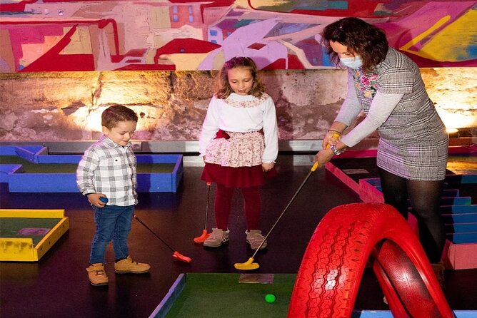 Indoor Mini Golf Experience - The 18-hole course: UV neon and natural light challenges