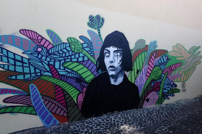 Kickstart Street Art Tour in Lisbon - What the small group size changes for you