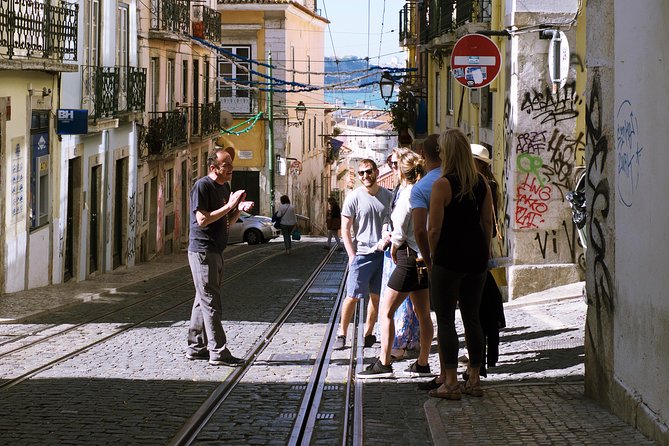 #LisboaLove Walk - Rua da Bica: hill streets and storytelling that makes Lisbon make sense