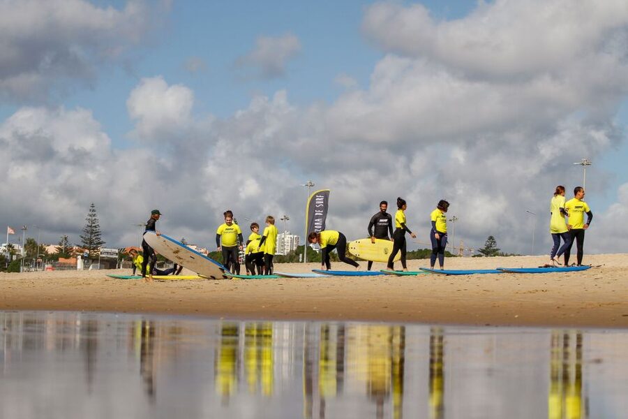 Lisbon: 1.5-Hour Surf Lesson - Equipment, insurance, and the comfort pieces that make surfing doable