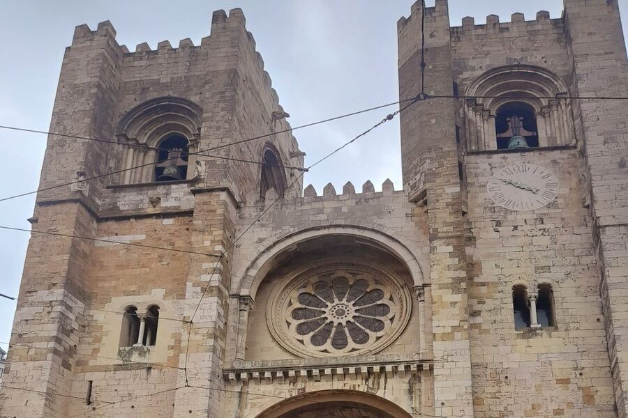 Lisbon: 1,5 Hours Historical Tuk Tour for Two Persons. - Alfama Up Close, With Photo Stops That Feel Like a Plan