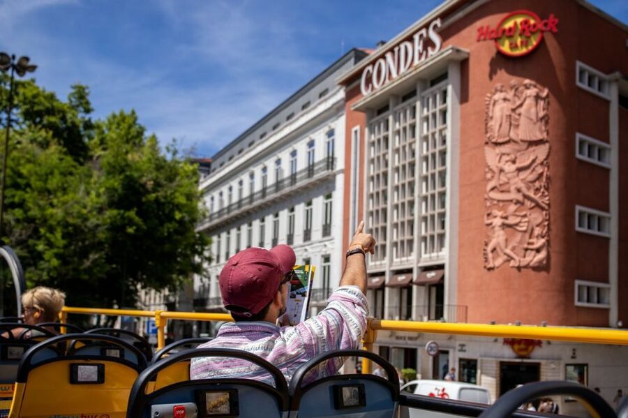 Lisbon: 1-or 2-Day Hop-On Hop-Off Bus Tour - What you get for the money, and why it can be good value
