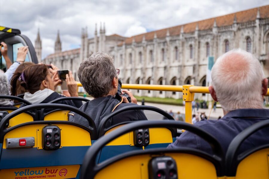 Lisbon: 1-or 2-Day Hop-On Hop-Off Bus Tour - Restauradores Square timing: how to avoid waiting too long