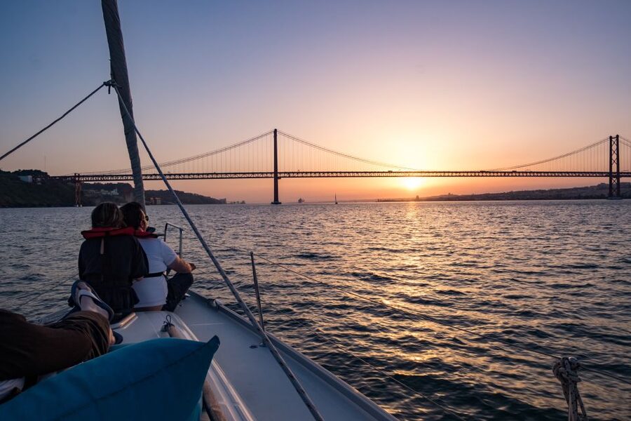 Lisbon: 1 or 2-Hour Cruise along the Tagus River - Safety and What You Should Expect on Deck