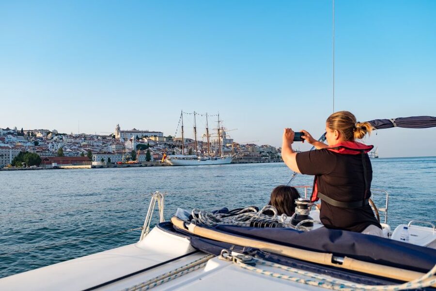 Lisbon: 1 or 2-Hour Cruise along the Tagus River - What to Bring (and a few smart clothing tips)