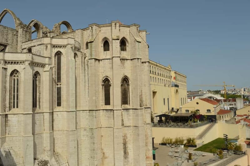 Lisbon: 2.5-hour city tour with 4 local tastings - Carmo Convent Ruins: When Lisbon’s History Hits Hard