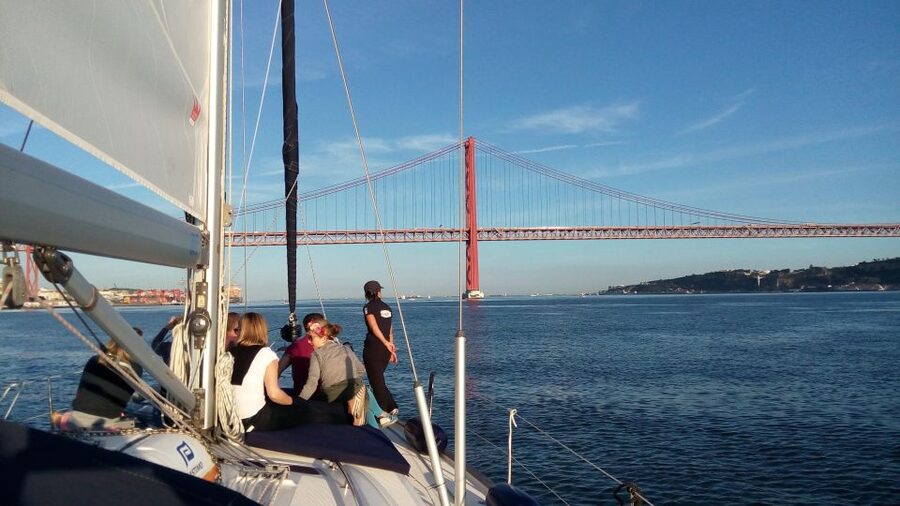 Lisbon: 2-Hour Sailing Yacht Cruise & Guided Tour w/2 drinks - Key highlights worth planning around