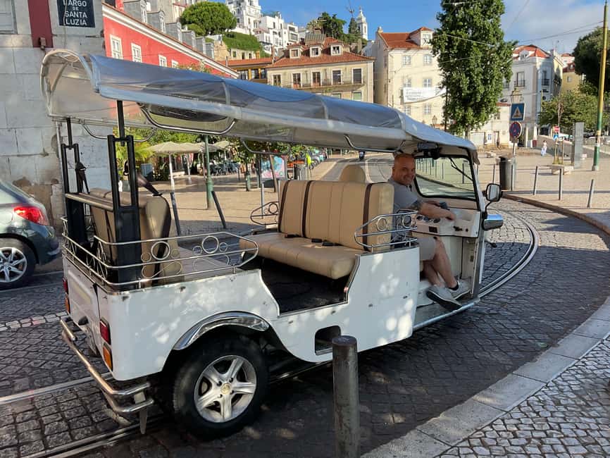 Lisbon:2-hour sightseeing TukTuk Tour with free Pickup - What this Lisbon tuk tuk tour is really good at