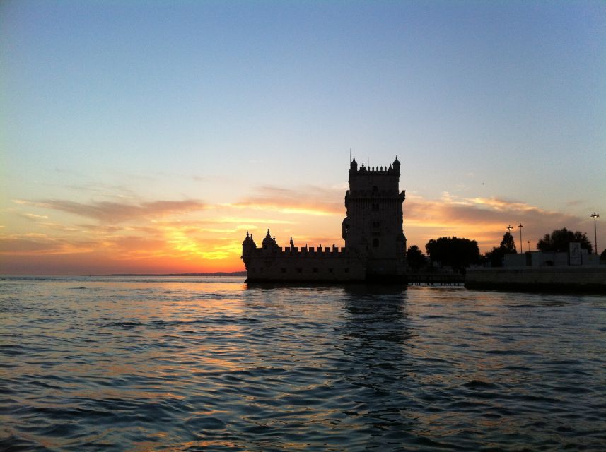 Lisbon: 2-Hour Sunset Sailing Tour on Luxury Sailing Yacht - Terreiro do Paço and the scars and repairs of 1755
