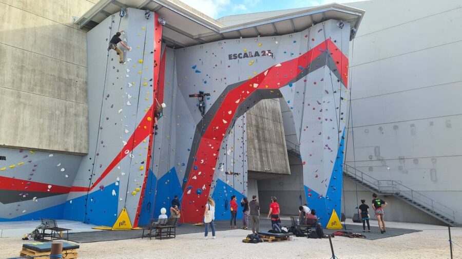 Lisbon: 25 de Abril Bridge Guided Climbing Experience - Why climbing the Ponte 25 de Abril feels different