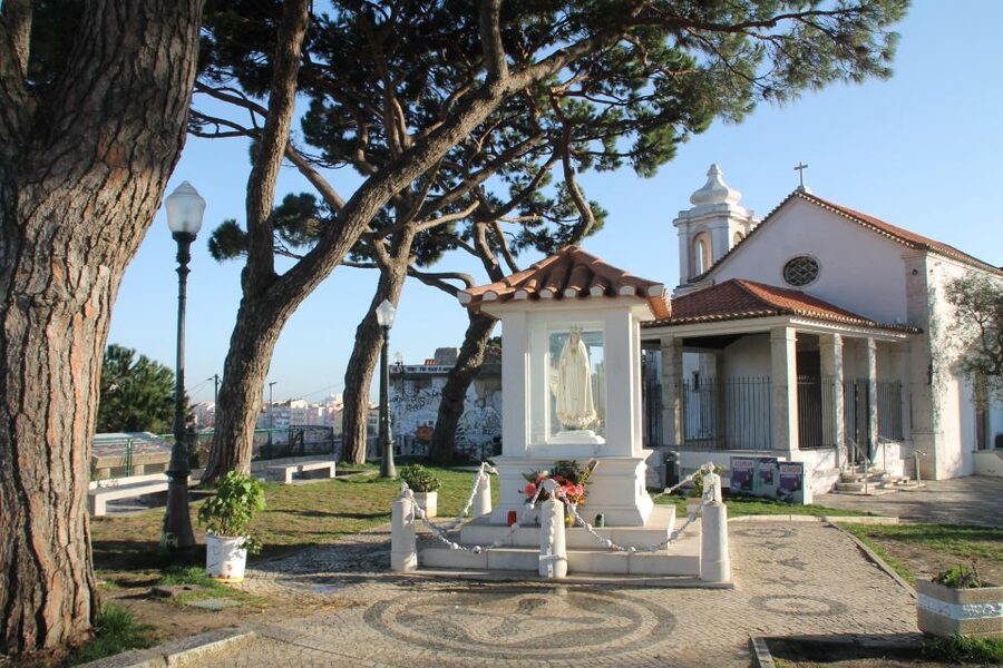 Lisbon: 3-Hour Sightseeing Tuk-Tuk Tour with Free Pickup - Why the guides matter, and how you can benefit from their tips