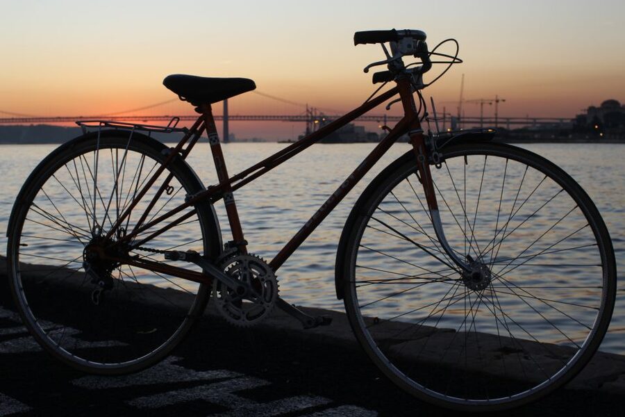 Lisbon: 3-Hour Vintage Bike Tour - Getting Started at Largo Severa (And Finding It Without Stress)