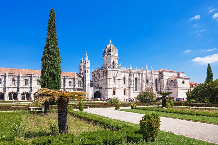 Lisbon: 3-in-1 Hop-On Hop-Off Bus and Tram Tours - Modern Lisbon bus loop: museums, tiles, ocean views, and the newer waterfront