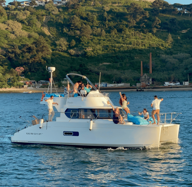 Lisbon: 3H Private Luxury Catamaran Tour with Swimming - Practical tips so your 3 hours go smoothly