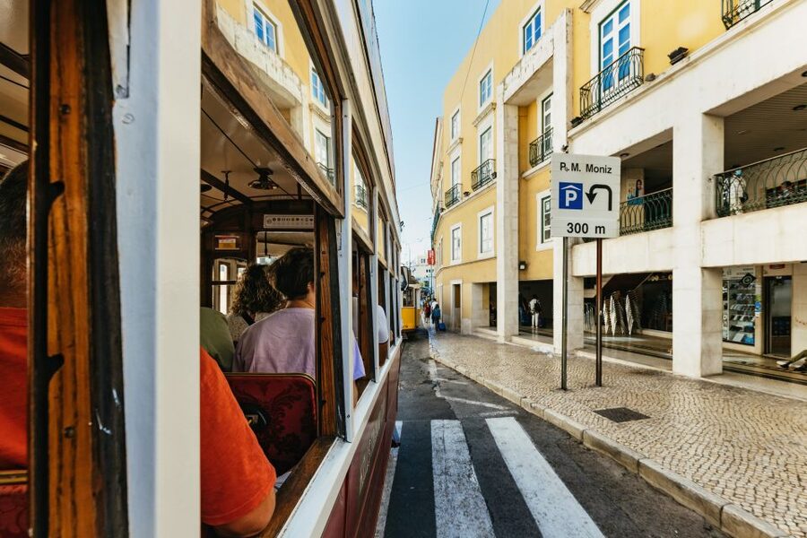 Lisbon: 72/96-Hour Hop-On Hop-Off Bus, Tram & Boat Ticket - Hop-on hop-off strategy: how to avoid confusion and maximize your 3 or 4 days