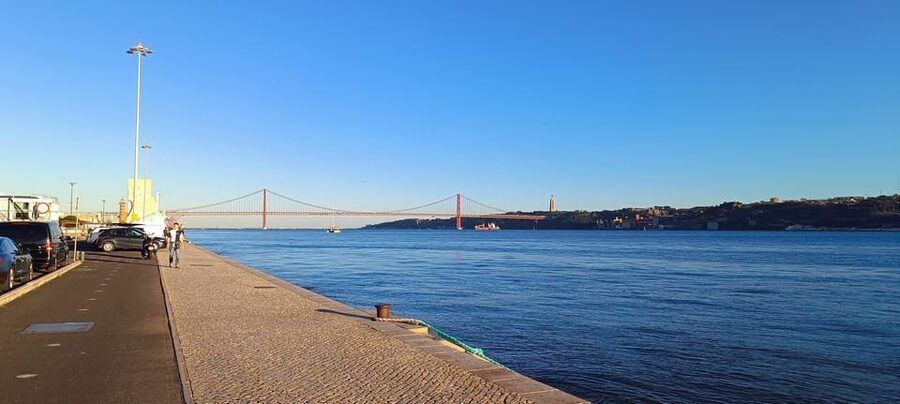 Lisbon: 8 Hour Private Tour through Lisbon (up to 7 people) - São Jorge Castle to Arco and Rua Augusta: big viewpoints, then main streets