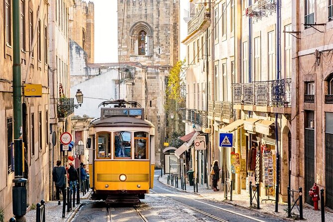 Lisbon Airport (LIS) Private Transfer to Lisbon City/Hotels - The Ride Into Lisbon: What Changes When Someone Else Navigates
