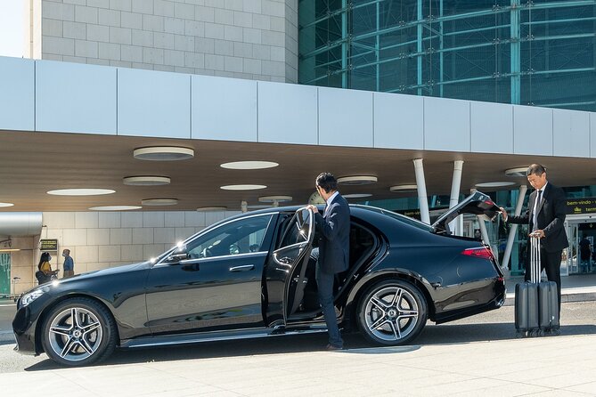 Lisbon Airport Private Transfer to/from Porto - Inside the car: Wi-Fi, bottled water, GPS, and the comfort checklist
