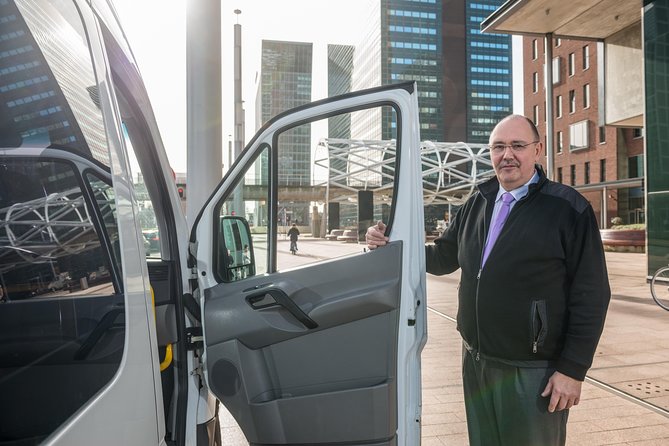 Lisbon Airport Transfer (Airport to Hotel or address in Lisbon) ROUND-TRIP - Where waiting time matters, and how to use it well