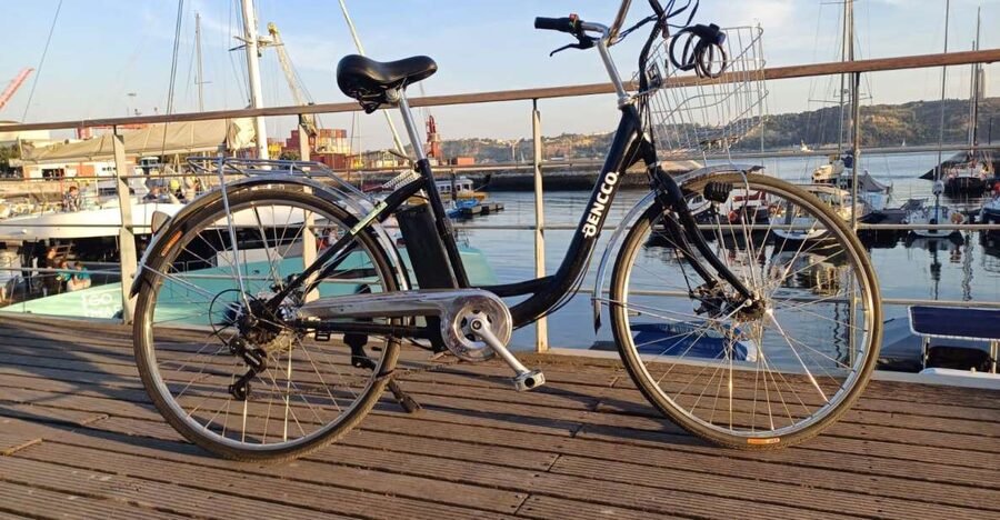 Lisbon - Ajuda: Bike Rental - Picking your route: neighborhoods, architecture, street art, and real stops