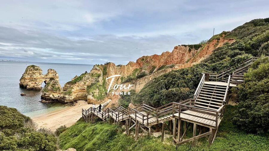 Lisbon: Algarve, Highlights & Benagil Cave Boat Tour Option - Portimão Marina and the Benagil Cave boat option: 90 minutes, skylight views, and a weather backup