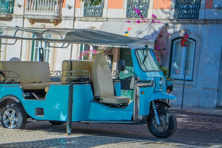 Lisbon: All Viewpoints Tuk-Tuk Tour with a True Local Guide - From Commerce Square to Chiado: How the Tour Threads Downtown