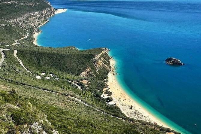 Lisbon : Arrábida and Sesimbra c/ Castelo Palmela and wine tasting - A 9-hour run from Lisbon to the Blue Coast