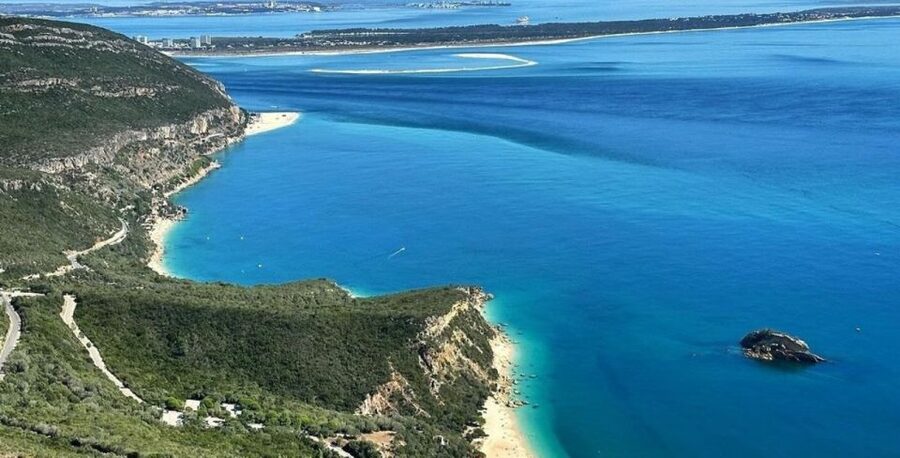 Lisbon: Arrábida & Sesimbra w/ Palmela Castle & Wine Tasting - Arrábida Natural Park drive: mountains meet the sea