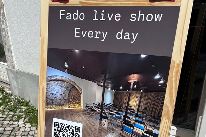 Lisbon: Authentic Live Fado Show in Alfama With Port Wine - Audience Participation That Feels Natural