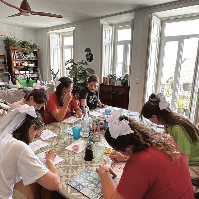 Lisbon: Azulejos' Design Create Your Own Tile Workshop - Language and instructor style