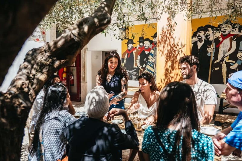 Lisbon: Baixa District Food Tour with Dinner and Drinks - From Praça do Comércio to Rua dos Fanqueiros: history and street-level food energy