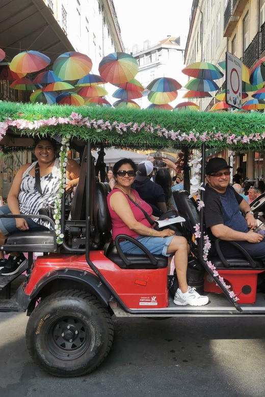 Lisbon: Belém, Sightseeing Tour by Tuk-Tuk - Pastéis de Belém: what to expect and how to eat smart