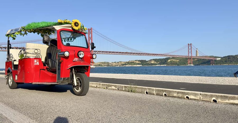 Lisbon: Belém, Sightseeing Tour by Tuk-Tuk - MAAT and CCB: a modern pause along the waterfront