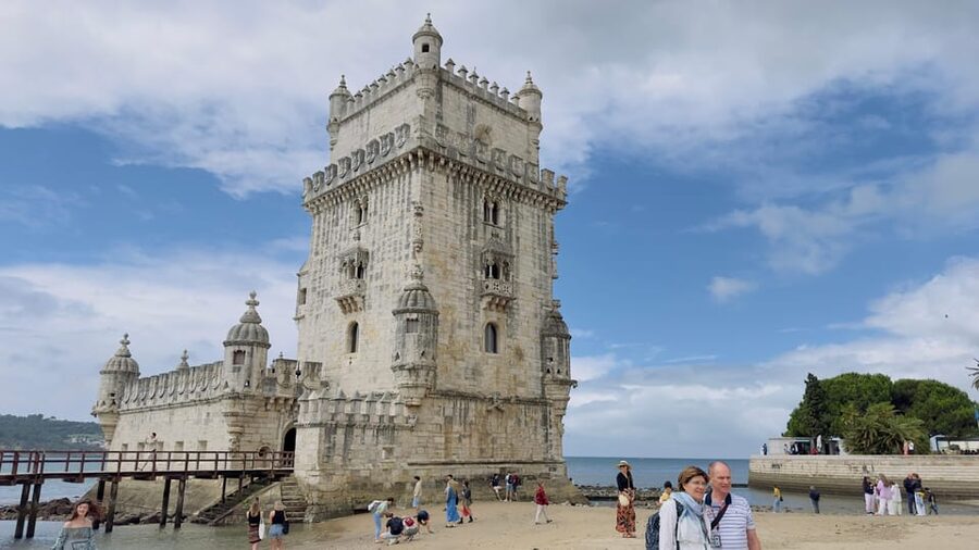 Lisbon: Belem Tour with Pastéis at Jerónimos Monastery - Monument to the Discoveries (Padrão dos Descobrimentos): learn the statue story