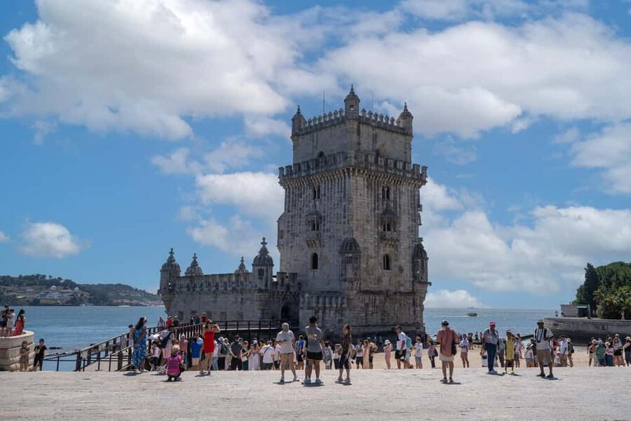 Lisbon: Belém Tuk Tuk Tour: Jerónimos, MAAT & Tower Views - Why a tuk tuk works so well in Belém