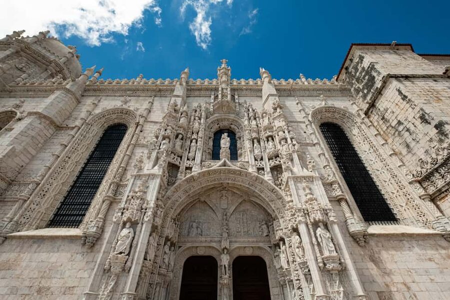 Lisbon: Belém Walking Tour with Jerónimos Monastery Ticket - Pastéis de Belém tasting: the sweet break that makes the history stick