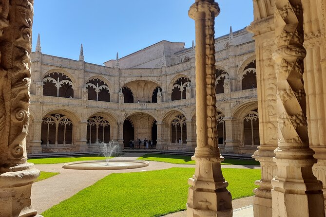 Lisbon: Belem Walking Tour with Jeronimos Monastery Tks Included - Jardim da Praca do Imperio: 32 coats of arms and a 1940 time capsule