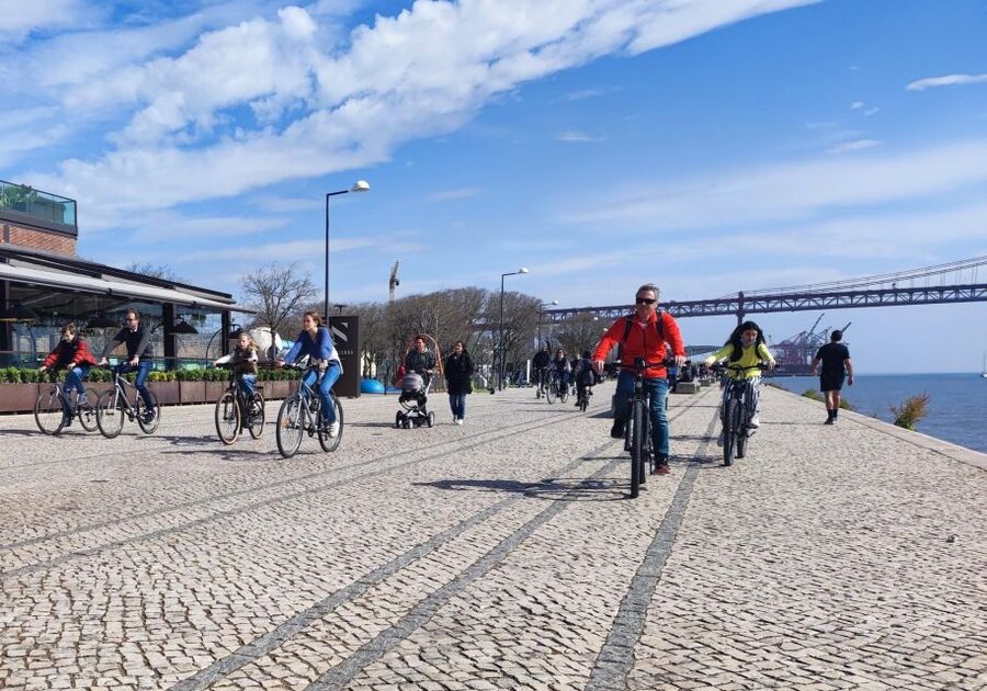 Lisbon: Bike Tour From City Center to Belem - Monument to the Discoveries and Tagus views that actually feel like Belém