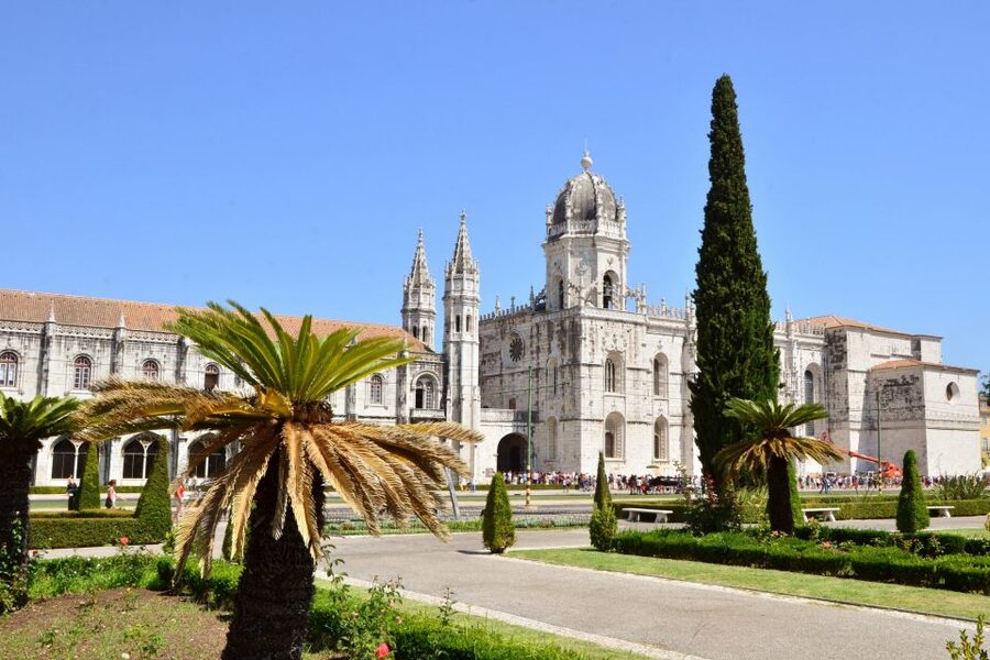 Lisbon: Boat Tour Ticket and Hop-on Hop-off 48-Hour Bus. - Should you book this Lisbon boat and hop-on hop-off pass?